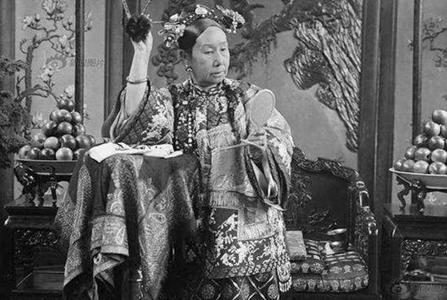 如果算上慈禧一天的开销<strong></p>
<p>币天</strong>，大概相当于现在的人民币