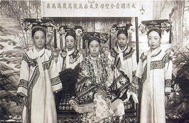 慈禧一天的开销<strong></p>
<p>币天</strong>，相当于今天多少人民币？
