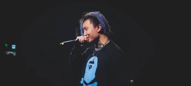 福克斯被diss越闹越大<strong></p>
<p>tuzy兔子币</strong>，buzzy正式出歌参战，活死人要开始反击了