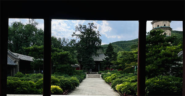 十方奉圣禅寺：赏古建风韵<strong></p>
<p>奉币</strong>，沐奉圣梵音