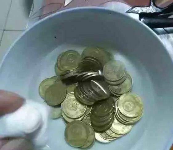 小心<strong></p>
<p>清币</strong>！你收藏的梅花套币可能是水洗币！