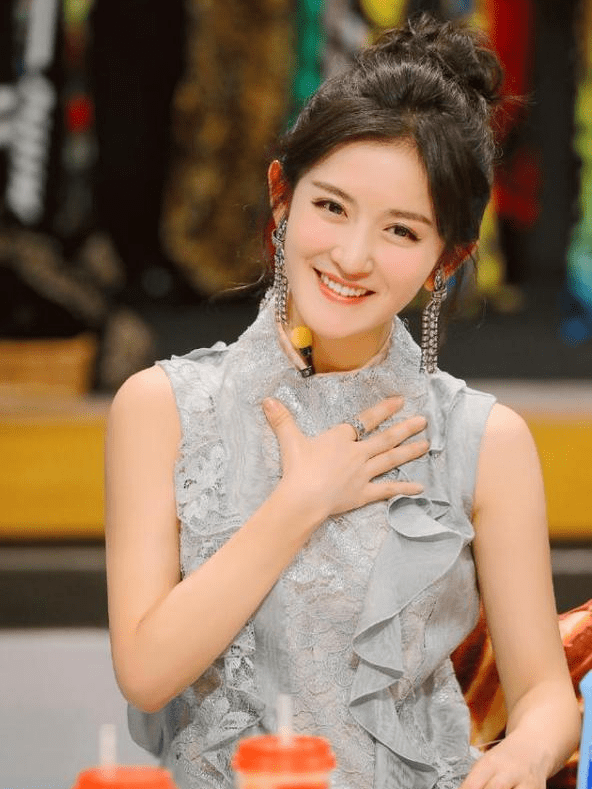 谢娜“借3万澳元还3万网民币”<strong></p>
<p>给币网</strong>，从社交看出，她是假抠门真仗义