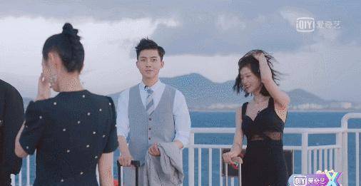 一群糊咖<strong></p>
<p>去装币</strong>，装什么装！