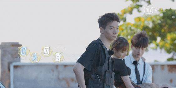 一群糊咖<strong></p>
<p>去装币</strong>，装什么装！