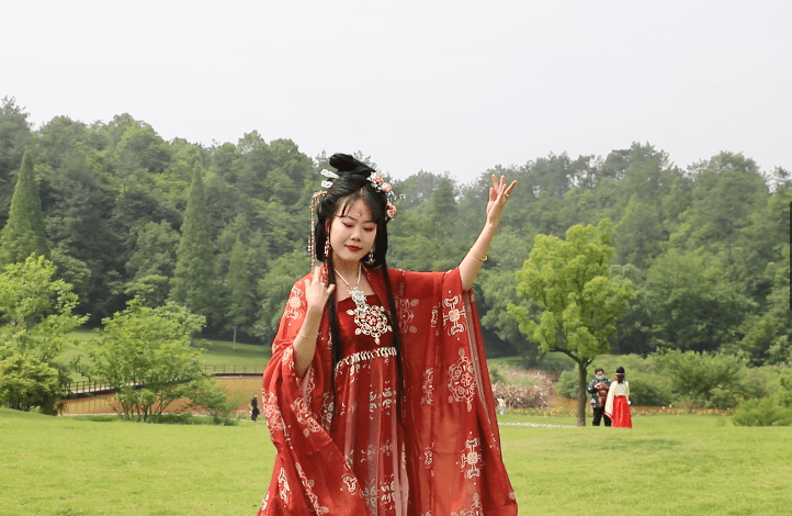 来这里<strong></p>
<p>法币充值</strong>，为你的假期“充值”吧！