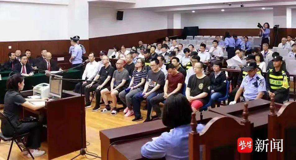 2023江苏两会|“辣笔小球案”“首例电视开机广告公益诉讼”……这些南京法院案件被写入高院工作报告