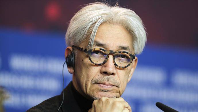 早安!世界丨俄一战地记者在咖啡馆被炸身亡；沙特等国宣布自愿削减原油产量