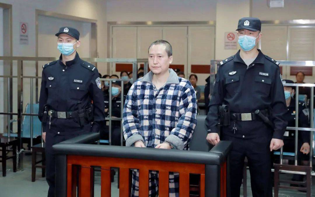 新闻8点见丨马克龙即将访华；中央政法委长安剑评“张继科”事件