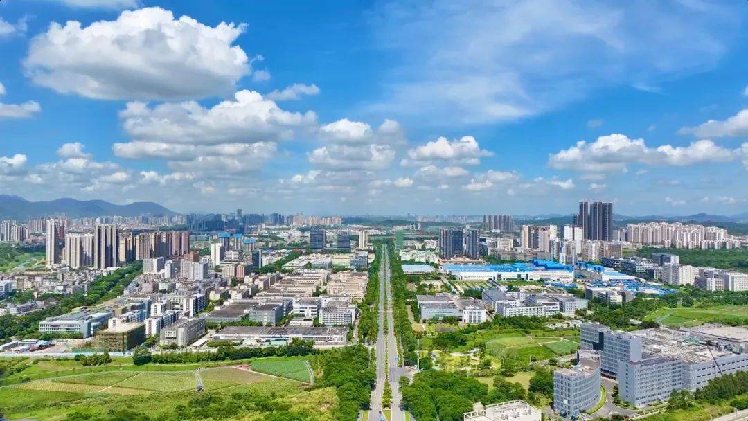 GDP增长18%<strong></p>
<p>深圳GDP</strong>！深圳坪山2023年经济数据出炉