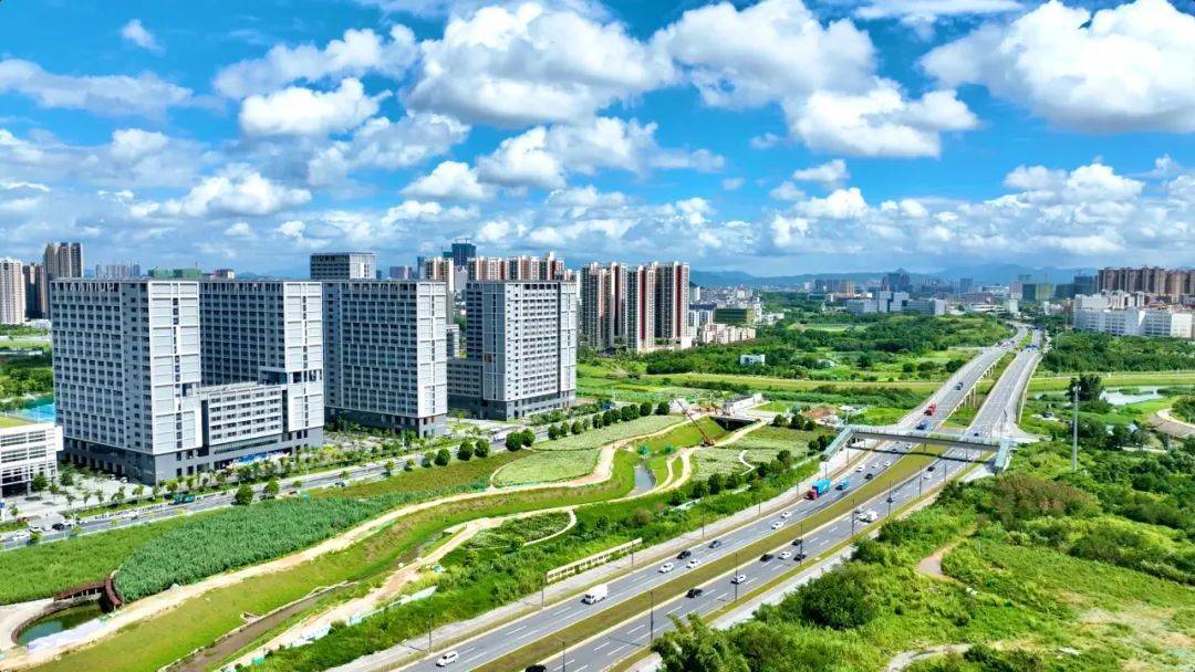 GDP增长18%<strong></p>
<p>深圳GDP</strong>！深圳坪山2023年经济数据出炉