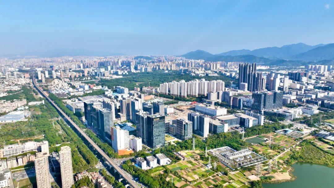 南财观察｜2023年GDP增长18%<strong></p>
<p>深圳GDP</strong>，深圳坪山何以兼得产业“换挡”与“提速”