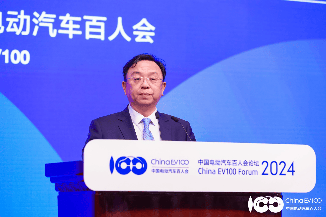 发展迈入关键期<strong></p>
<p>新能源</strong>，新能源汽车如何跨越式突破