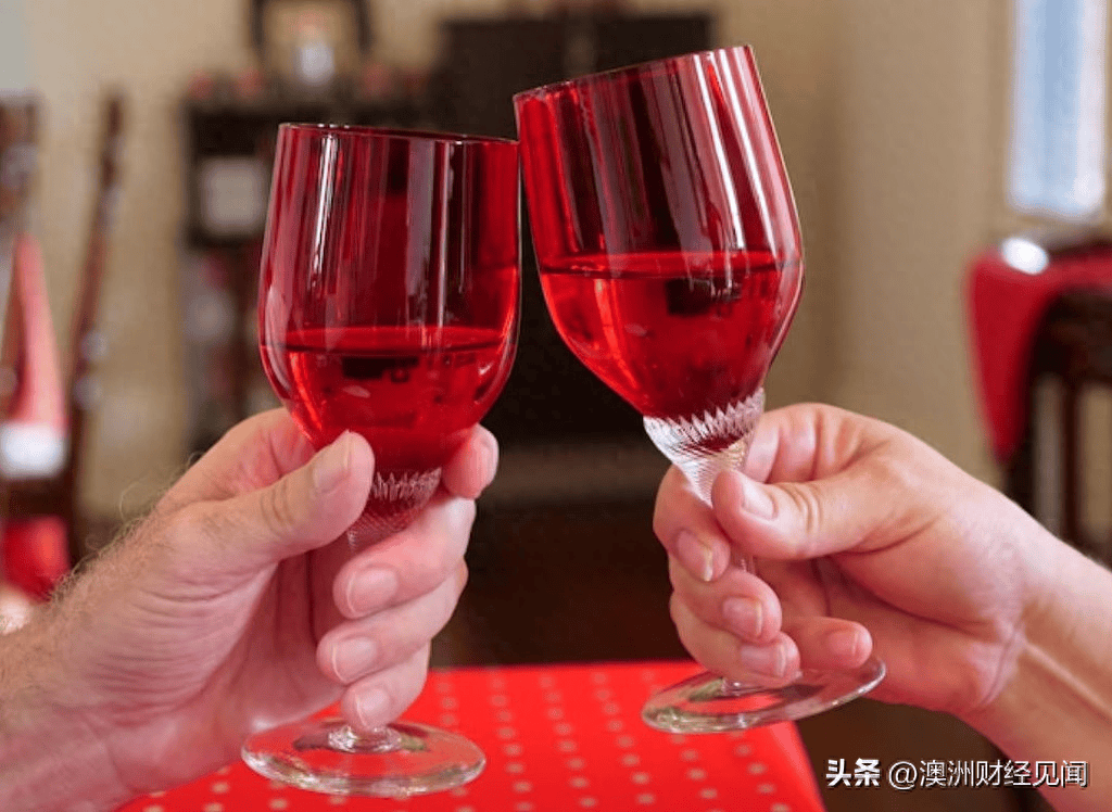 官宣！中国终止对澳洲葡萄酒征收反倾销税及反补贴税<strong></p>
<p>反宣币</strong>，艾博年回应
