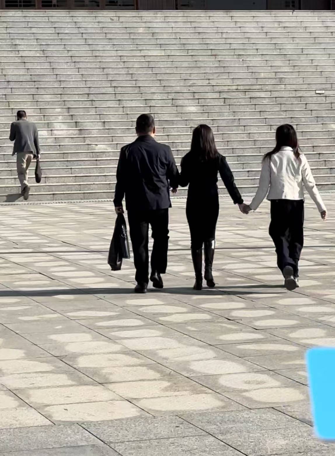 死刑！余华英拐卖儿童案重审宣判<strong></p>
<p>交易产生价值</strong>，其当庭表示上诉