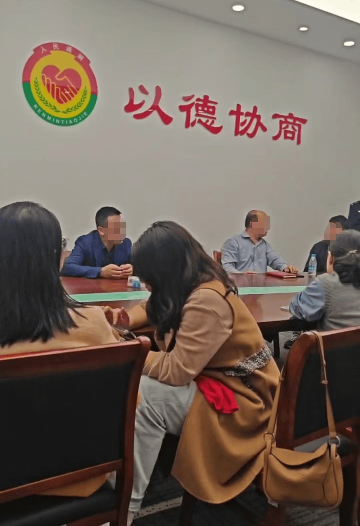 苏州知名艺术培训机构宣布破产<strong></p>
<p>和字币</strong>，老板下跪称“绝不跑路”，事发前安排活动消耗课时费