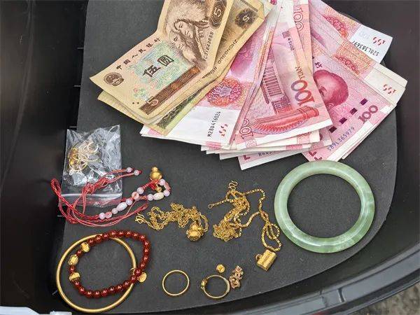 男子对前妻动起“歪脑筋”<strong></p>
<p>共生币价格</strong>，潜入其家中……上海警方：刑拘
