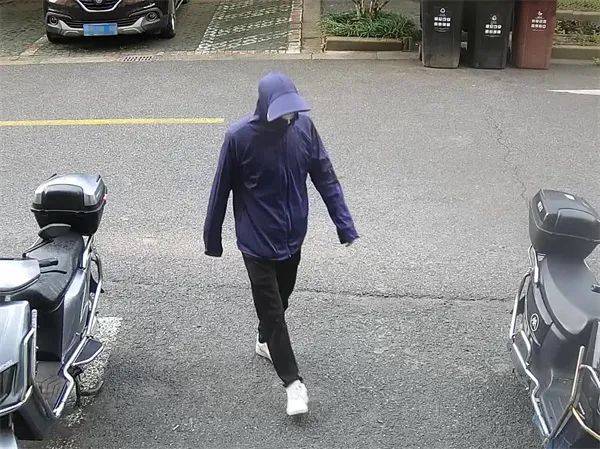 男子对前妻动起“歪脑筋”<strong></p>
<p>共生币价格</strong>，潜入其家中……上海警方：刑拘