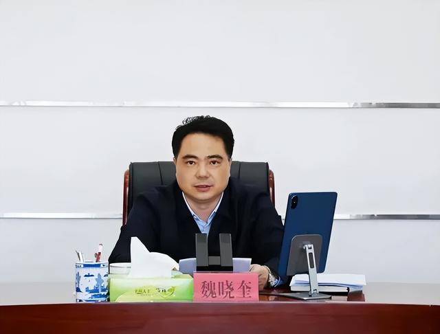 卸任市委书记3天后<strong></p>
<p>五货币对冲</strong>，55岁的他任省政府党组成员！