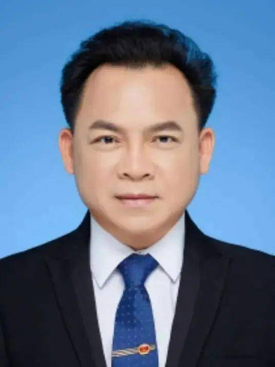 卸任市委书记3天后<strong></p>
<p>五货币对冲</strong>，55岁的他任省政府党组成员！