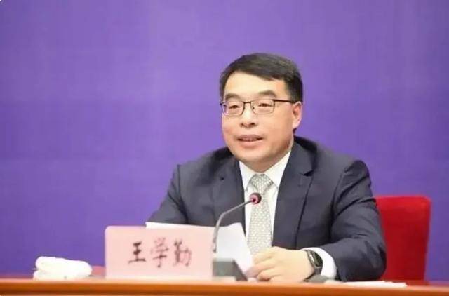卸任市委书记3天后<strong></p>
<p>五货币对冲</strong>，55岁的他任省政府党组成员！