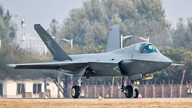 歼-35A正式官宣<strong></p>
<p>货币交易app</strong>，命名格式意味深长：航母新舰载机上舰指日可待？