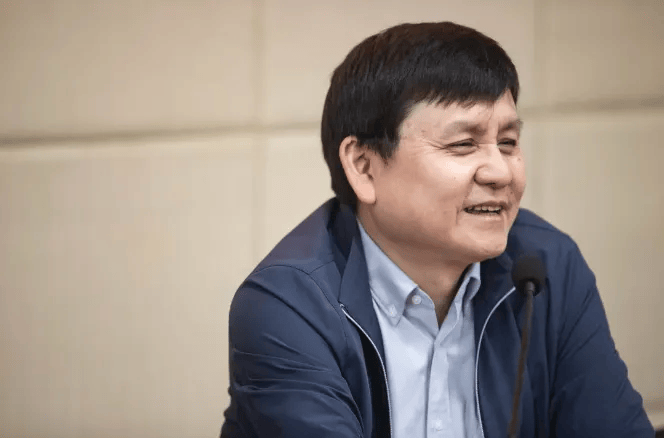 张文宏不做医生了？新身份曝光<strong></p>
<p>朝币换算</strong>！网友：想到范志毅
