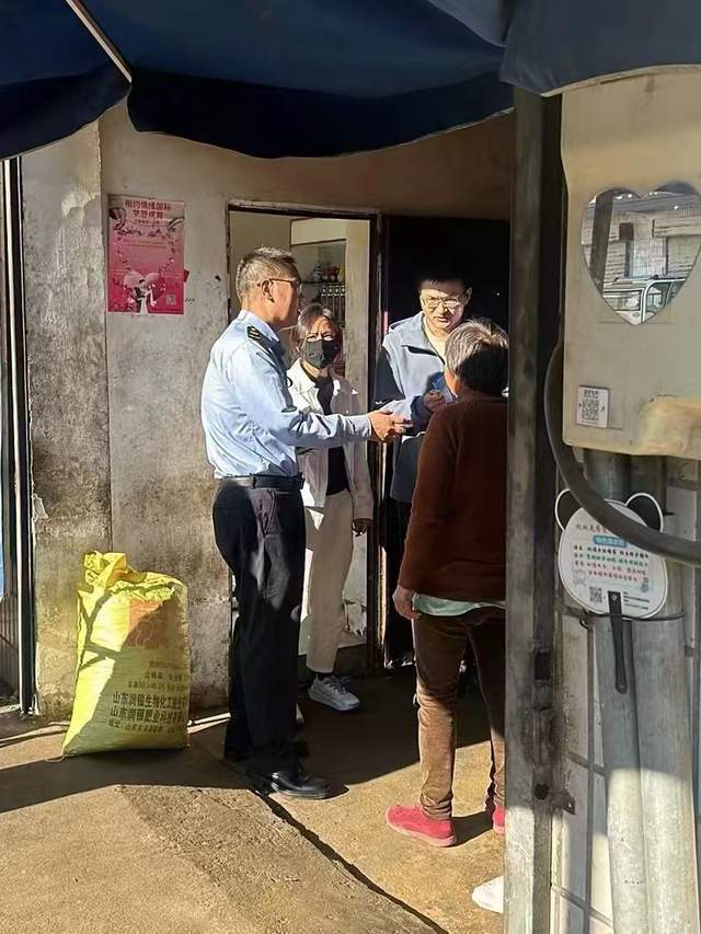 江苏一地多位村民称送自种菜籽到油坊榨油变“臭油”<strong></p>
<p>朝币换算</strong>，期盼职能部门查明真相
