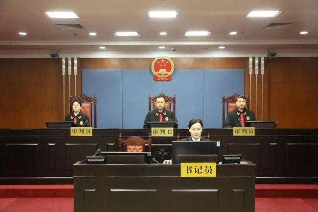 涉案超5200万<strong></p>
<p>一国多币</strong>！山东潍坊市综合保税区原党工委副书记、管委会主任徐洪吉一审获刑16年