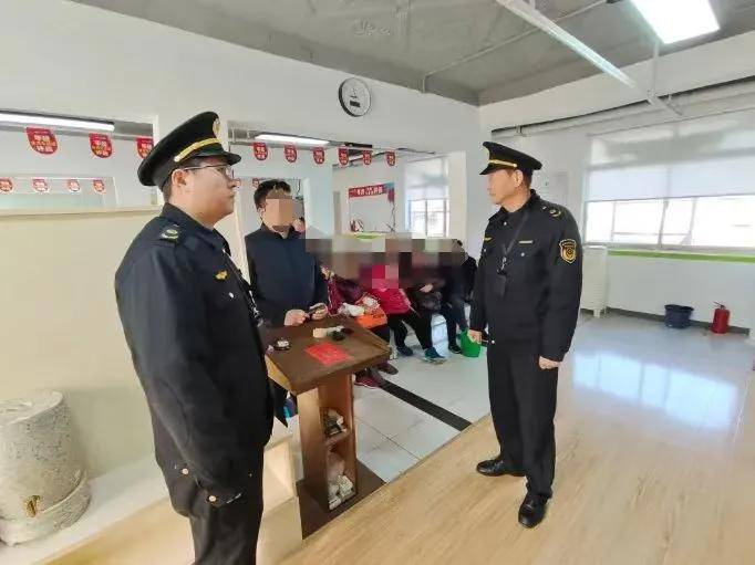上海这些餐厅被曝光<strong></p>
<p>全国交易网</strong>，居然在食物里加亚硝酸盐，坑骗老人的“神药神器”被端