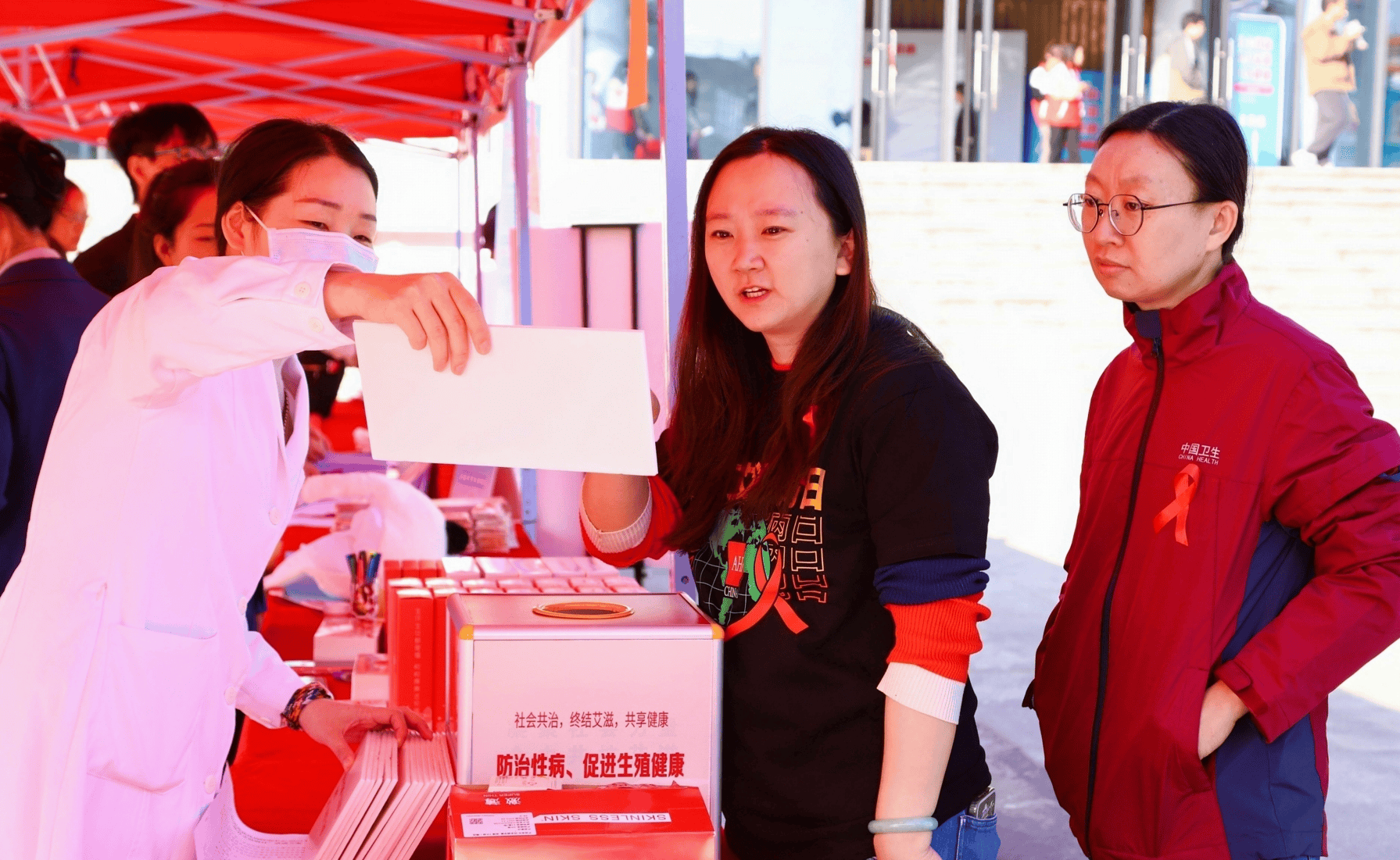 广东1-10月新增艾滋病病毒感染者及病人6990例<strong></p>
<p>vspd软件</strong>，同比减少7.0%