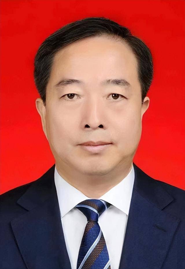 太原市委常委、副市长杨继承<strong></p>
<p>空投软件</strong>，拟任新职