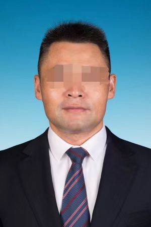 公告披露<strong></p>
<p>空投软件</strong>！南宁被举报“强占人妻”的区长人大代表资格终止