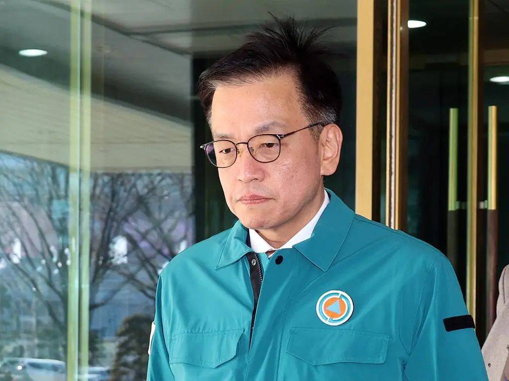 最新消息：黑匣子部分受损！179人遇难<strong></p>
<p>多货币策略</strong>，有人一家9口都在机上，济州航空CEO鞠躬道歉！航司：事发前已投保10亿美元责任保险赔偿
