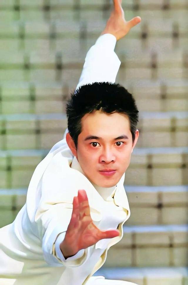 李连杰:后事一切从简<strong></p>
<p>软件刷</strong>，不用立碑也不用办丧事，树葬海葬都可以