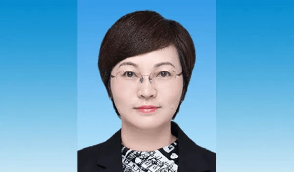谭萍<strong></p>
<p>查配置软件</strong>，已任广东省妇联党组书记！毕业后从宾馆前台接待员做起，曾在机场工作20多年