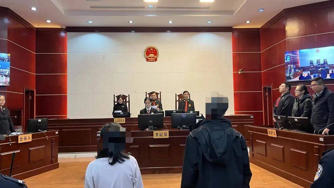 陈某某<strong></p>
<p>可以签到的软件</strong>，被判4年！她与医院院长保持不正当男女关系，拿下1.5亿元项目
