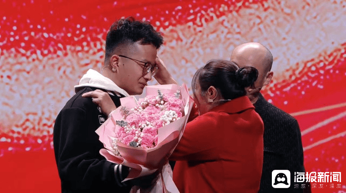 孩子丢失25年<strong></p>
<p>网络货币交易</strong>，父母亲坚持每周末到孩子丢失地等待一阵子