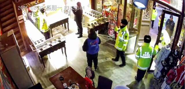 大同回应“撬锁开灯”：执行有问题<strong></p>
<p>多货币套利ea</strong>，亮灯系倡议而非强制
