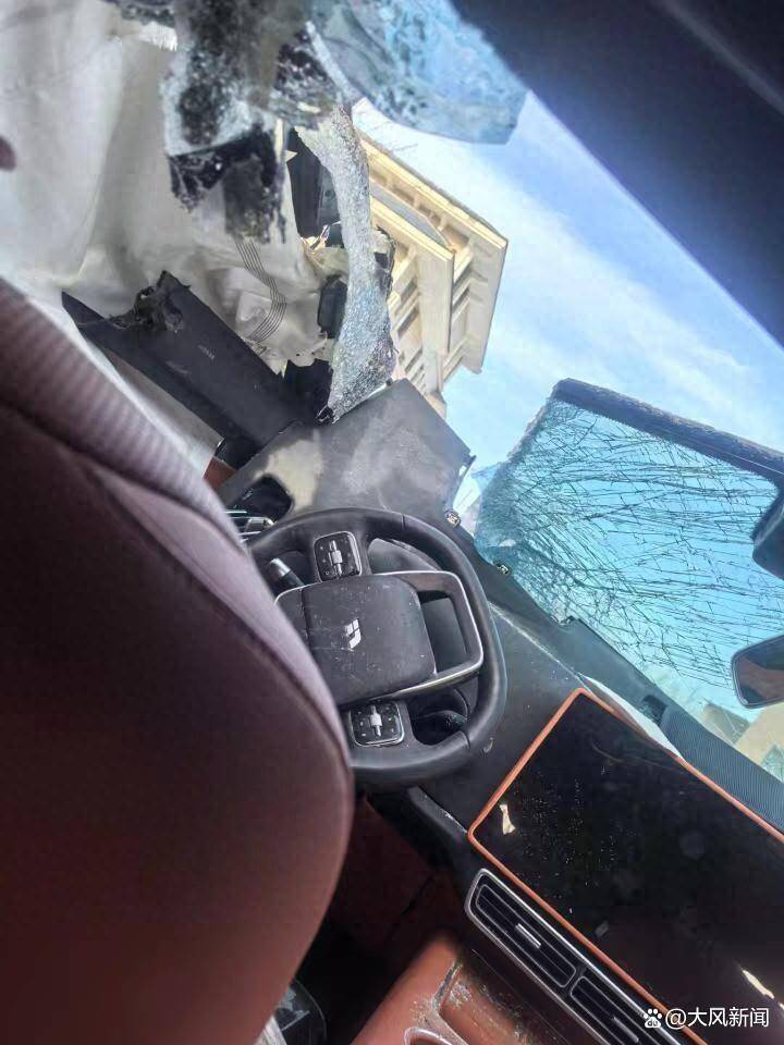 两个安全气囊都没弹开？男子驾“理想”追尾铲雪车<strong></p>
<p>白银期货</strong>，颅骨骨折当场昏迷