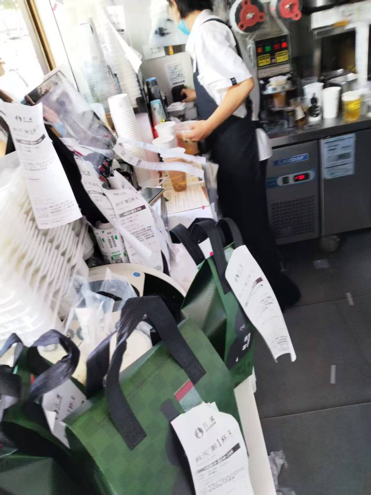 骑手谈平台“卷”社保：我不怕累<strong></p>
<p>白银期货开户</strong>，能接受工资适当变化