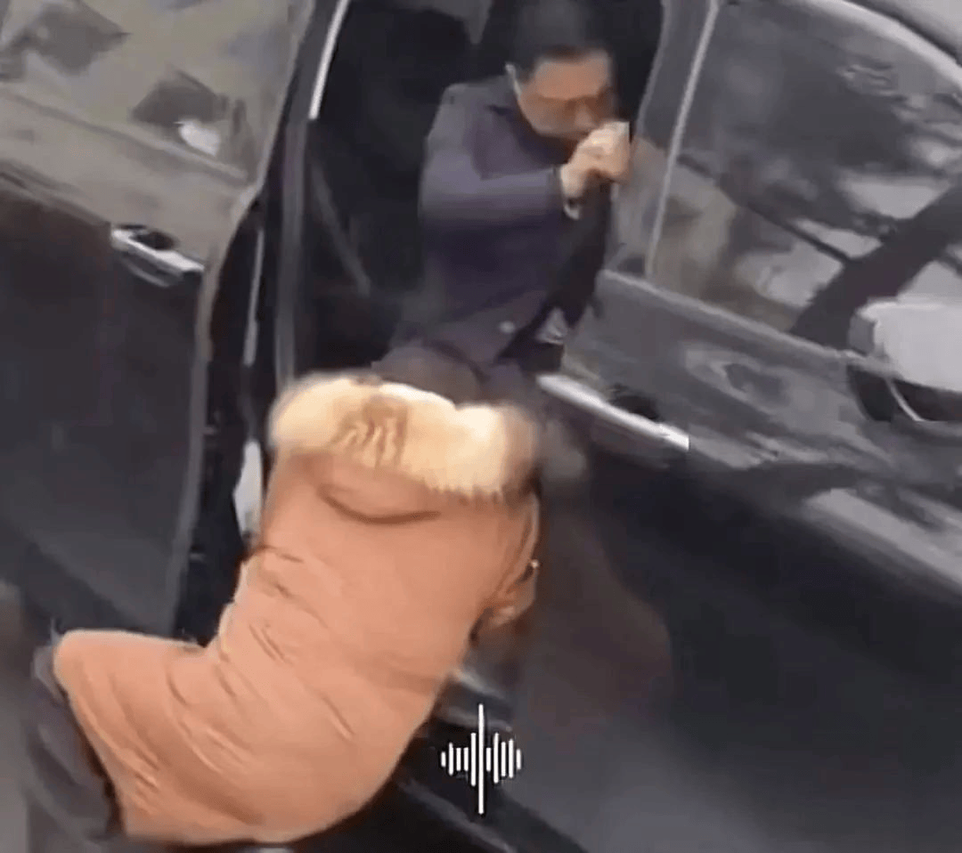 陕西一​县委书记被拦车抱腿？官方披露：吕某某编造传播谣言<strong></p>
<p>黄金期货开户</strong>，已被追究法律责任