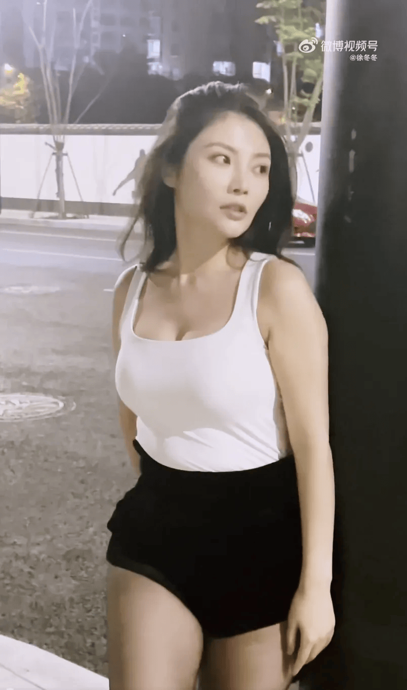 “椰树女神”徐冬冬大方晒照<strong></p>
<p>数字货币行情</strong>，并配文：我的蝴蝶袖，很丰腴！