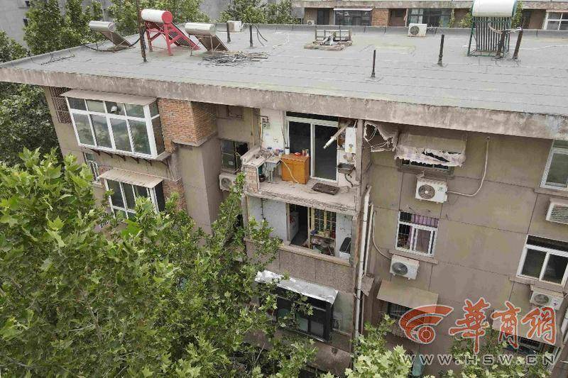 大风中西安一40年老楼两户阳台坠落<strong></p>
<p>数字货币价格</strong>，居民担心危房盼安全鉴定