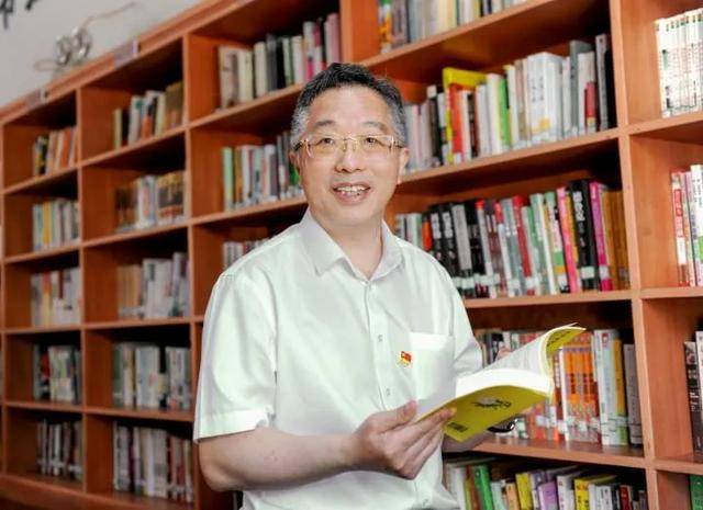 “颐云楼主人”<strong></p>
<p>bitop交易所官网</strong>，主动向省纪委投案
