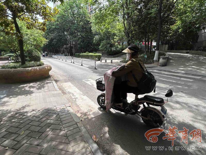 西安14岁初中生骑车回家在小区被撞 孩子说肇事司机下车看<strong></p>
<p>比特币交易</strong>了看就离开