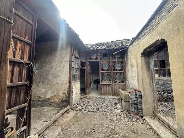 扬州一清代文物合院618元起拍<strong></p>
<p>比特币资讯网</strong>，此前已流拍两次