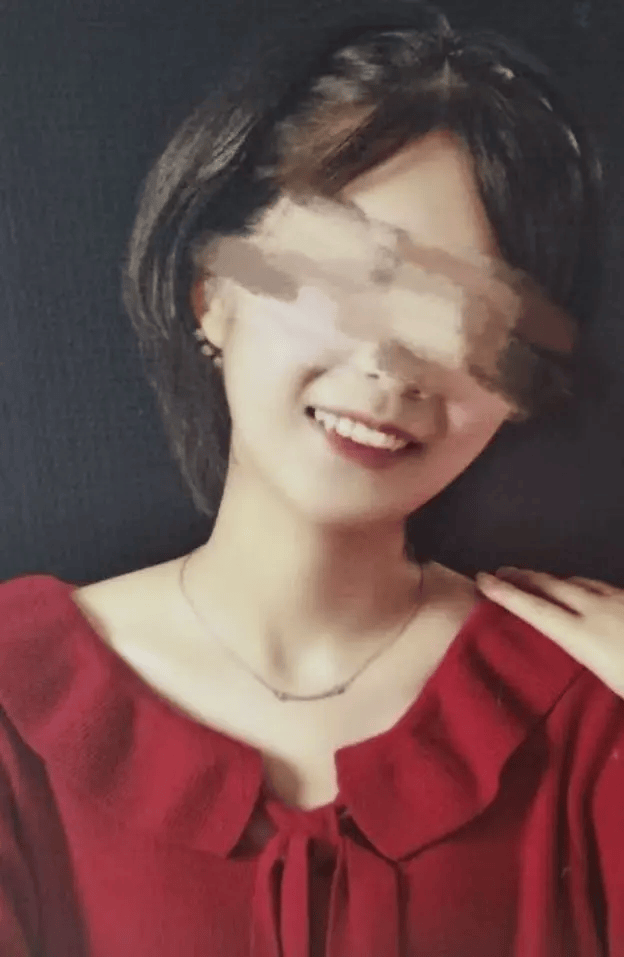 遭同小区居民持刀袭击身亡<strong></p>
<p>比特币资讯网</strong>，27岁女子在家门口遇害案需重新取证，择日开庭审理