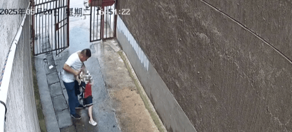 女童放学被陌生男子拖进小巷<strong></p>
<p>以太坊行情</strong>，湖南警方通报：刘某某（男，38岁）被拘留，将追究刑事责任