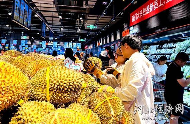 榴莲卖出1吨多<strong></p>
<p>比特币行情</strong>！永辉河北首家胖东来调改店开业首日销售额同比增10倍