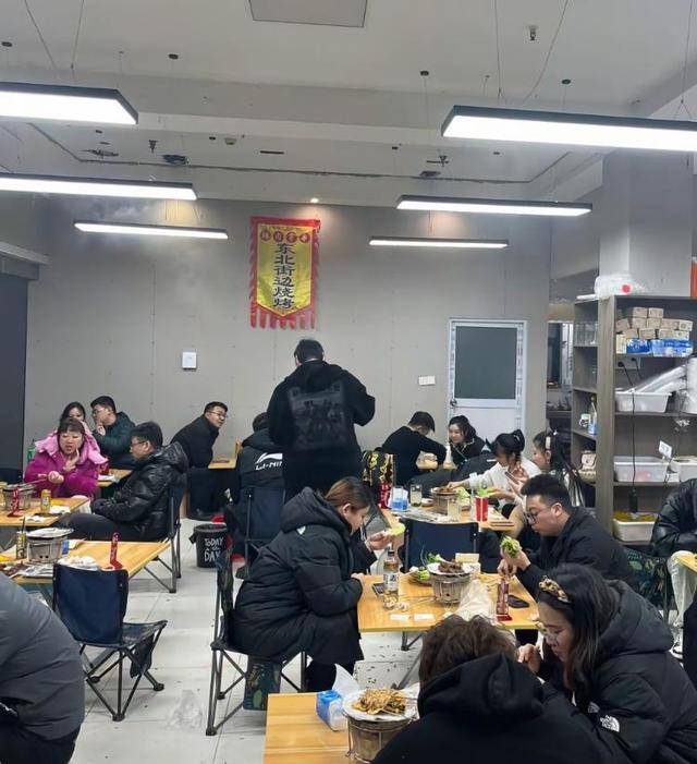 常州一烧烤店花10万赞助苏超<strong></p>
<p>BITOP</strong>，因系唯一个体赞助商爆火，附近商户：之前生意一直好